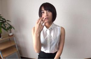 【アスリート美女のSEX講習】美乳美女がストレッチマットの上で目隠しされ2人の男から愛撫され中出しSEXしちゃう