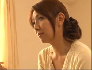 【美魔女の濃厚ハメ撮り動画】部屋の中でマッサージを受けている男と徐々にイチャイチャモードで喘ぎまくる美魔女は神！！